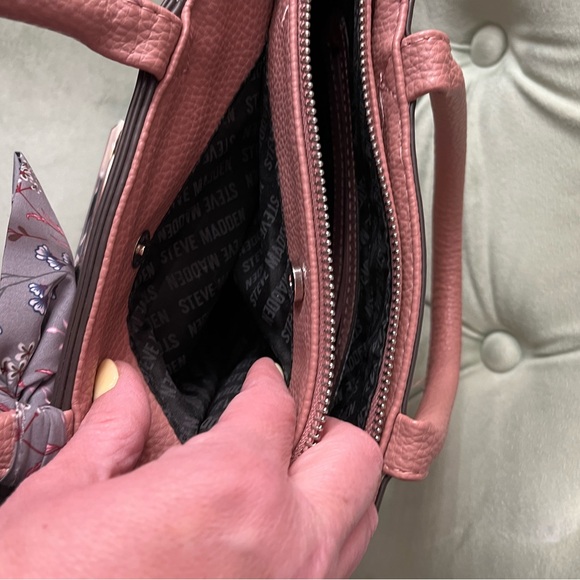 Steve Madden blush pink handbag with scarf. - Picture 4 of 7